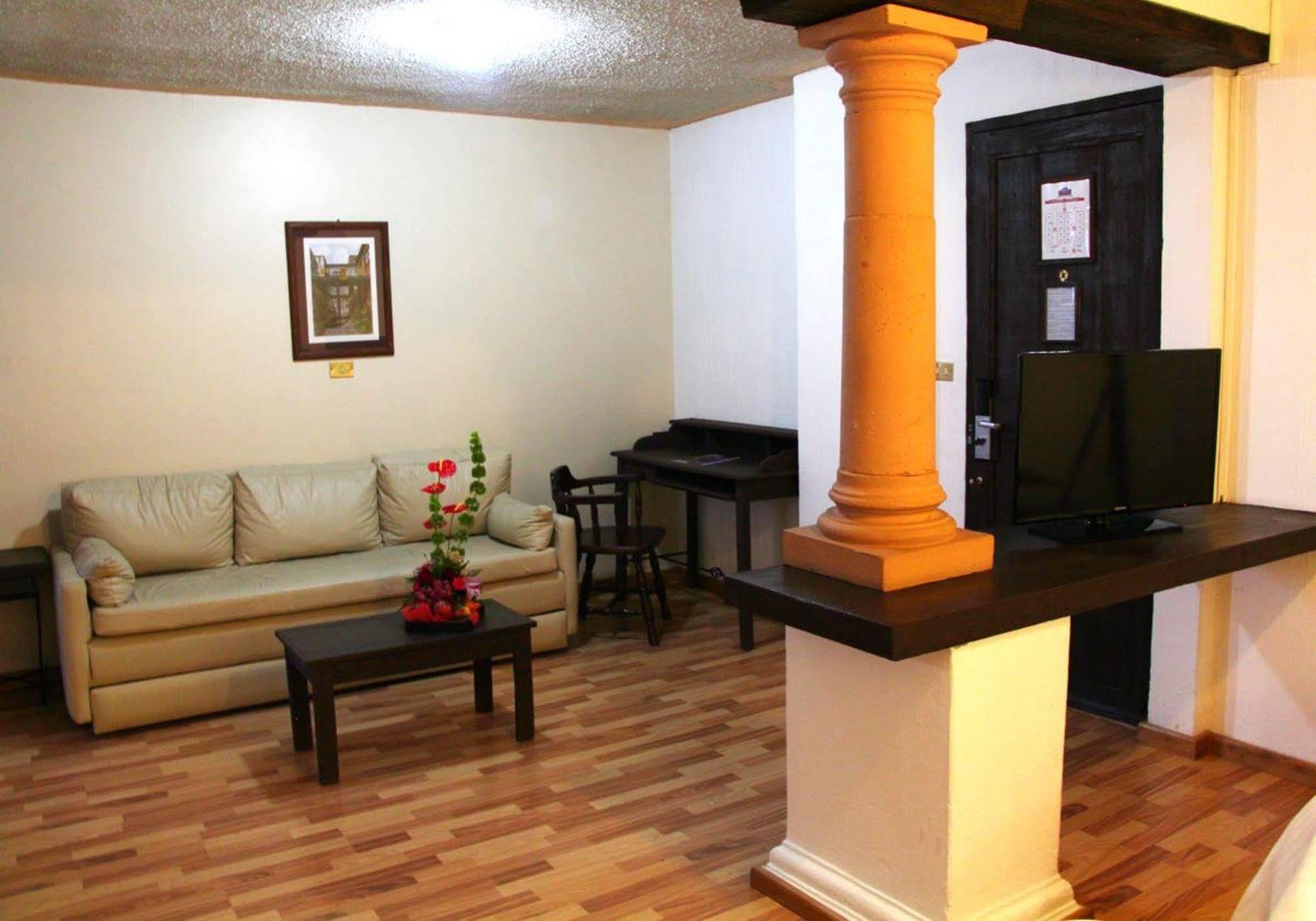 Hotel Mision Ксалапа Екстериор снимка